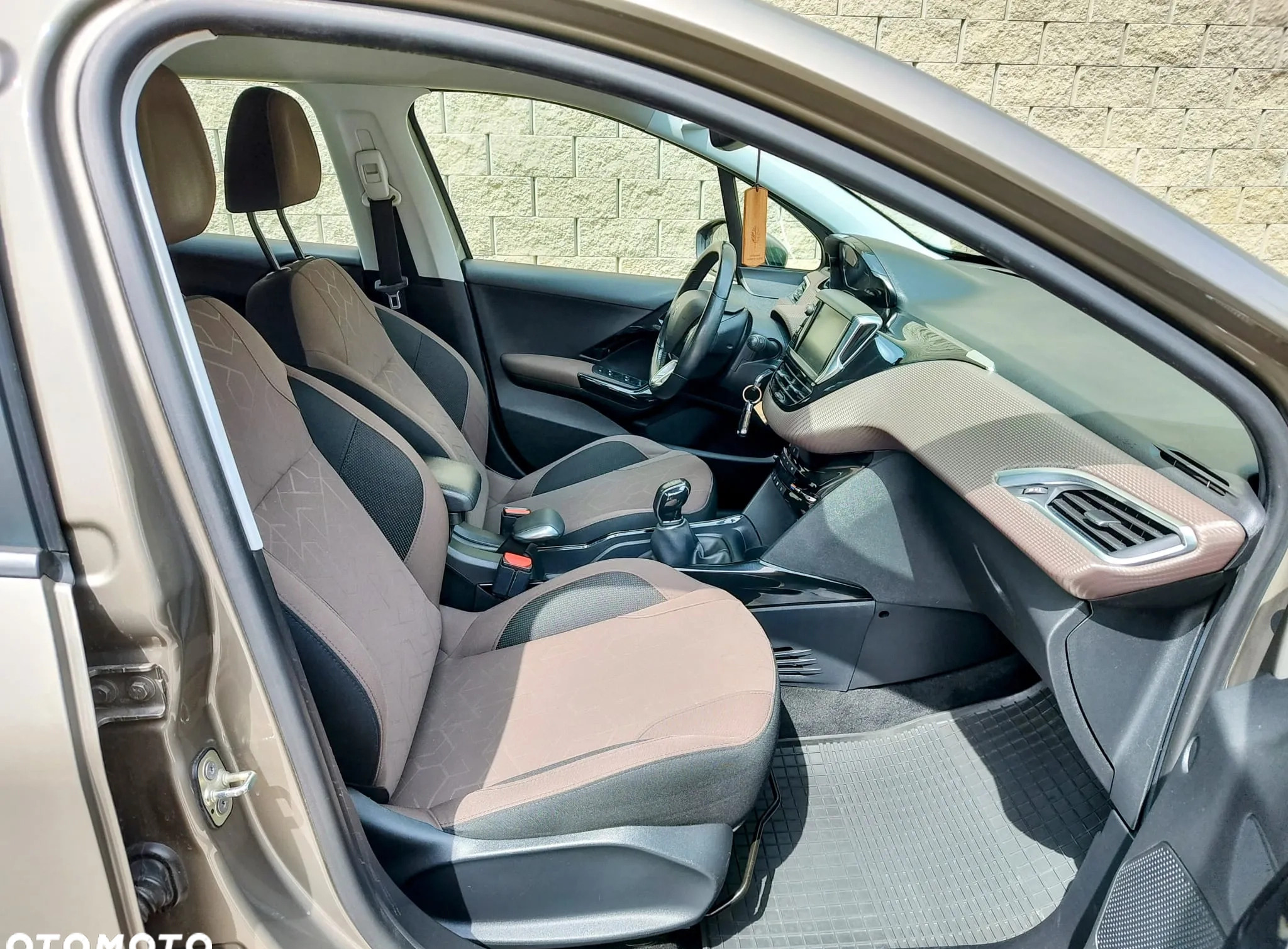Peugeot 2008 cena 36700 przebieg: 134000, rok produkcji 2013 z Łódź małe 277